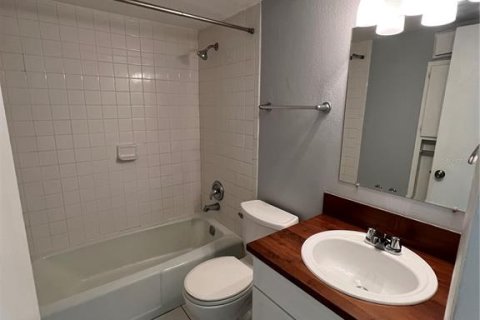 Condo in Tampa, Florida, 1 bedroom  № 2234171 - photo 12