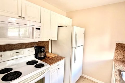 Condo in Tampa, Florida, 1 bedroom  № 2234171 - photo 7