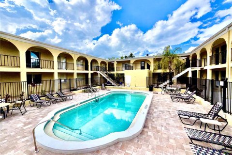 Condo in Tampa, Florida, 1 bedroom  № 2234171 - photo 2