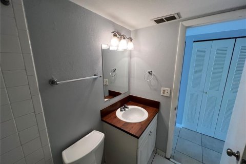 Condo in Tampa, Florida, 1 bedroom  № 2234171 - photo 13