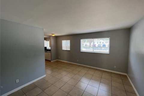 Condo in Tampa, Florida, 1 bedroom  № 2234171 - photo 5