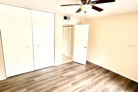 Condo in Tampa, Florida, 1 bedroom  № 2234171 - photo 11