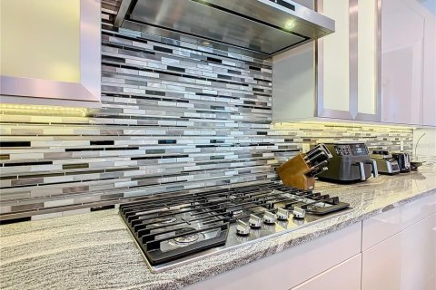 Купить виллу или дом в Уинтер-Гарден, Флорида 10 комнат, 402.17м2, № 1212221 - фото 20