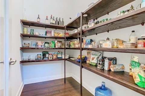 Купить виллу или дом в Уинтер-Гарден, Флорида 10 комнат, 402.17м2, № 1212221 - фото 25