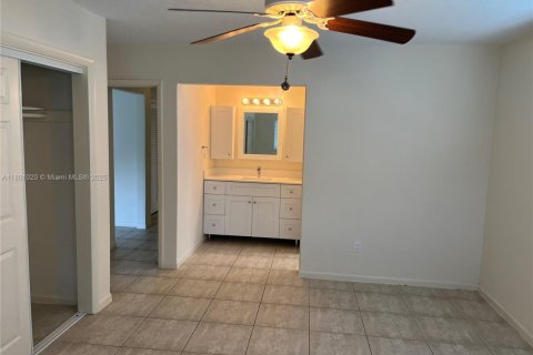 Commercial property in Coral Gables, Florida 231.33 sq.m. № 1862019 - photo 10