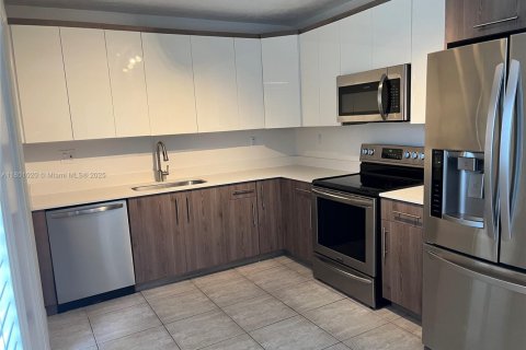 Commercial property in Coral Gables, Florida 231.33 sq.m. № 1862019 - photo 3