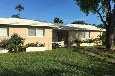 Commercial property in Coral Gables, Florida 231.33 sq.m. № 1862019 - photo 2