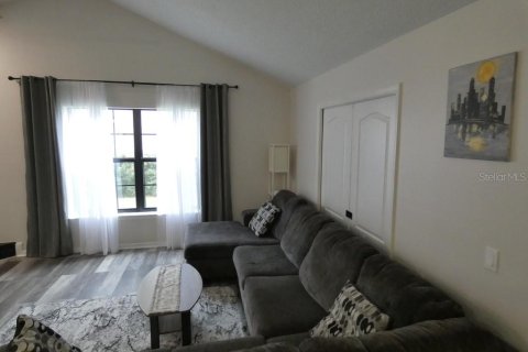 Casa en venta en Zephyrhills, Florida, 3 dormitorios, 178.84 m2 № 1912199 - foto 18