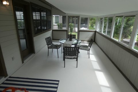 Casa en venta en Zephyrhills, Florida, 3 dormitorios, 178.84 m2 № 1912199 - foto 7