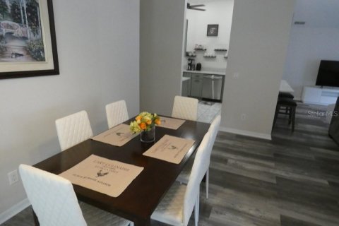Casa en venta en Zephyrhills, Florida, 3 dormitorios, 178.84 m2 № 1912199 - foto 24