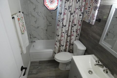 Casa en venta en Zephyrhills, Florida, 3 dormitorios, 178.84 m2 № 1912199 - foto 19