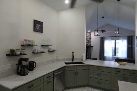 Casa en venta en Zephyrhills, Florida, 3 dormitorios, 178.84 m2 № 1912199 - foto 4