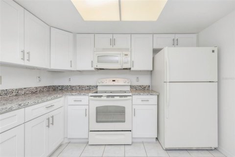 Купить кондоминиум в Сан-Сити-Центр, Флорида 7 комнат, 134.52м2, № 2148761 - фото 5