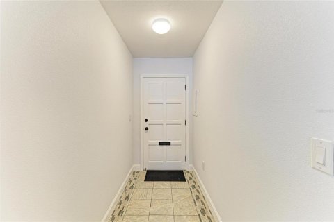 Condo in Bradenton, Florida, 1 bedroom  № 1918037 - photo 2