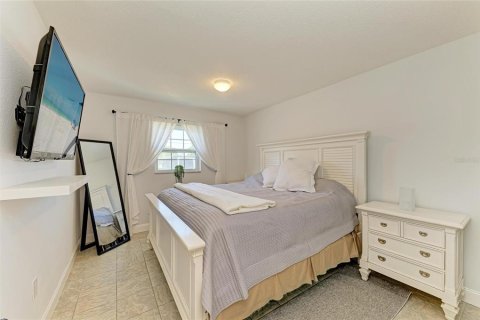Condo in Bradenton, Florida, 1 bedroom  № 1918037 - photo 14