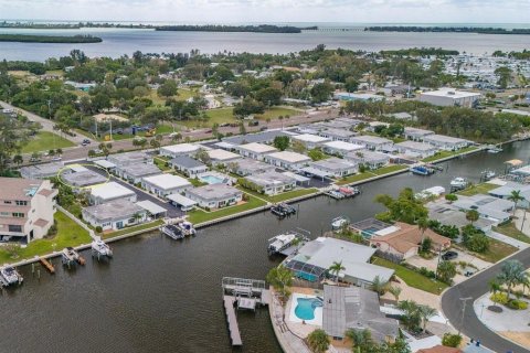 Condo in Bradenton, Florida, 1 bedroom  № 1918037 - photo 24