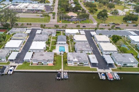 Condo in Bradenton, Florida, 1 bedroom  № 1918037 - photo 25
