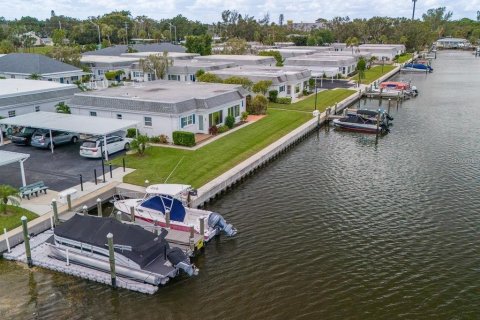 Condo in Bradenton, Florida, 1 bedroom  № 1918037 - photo 22