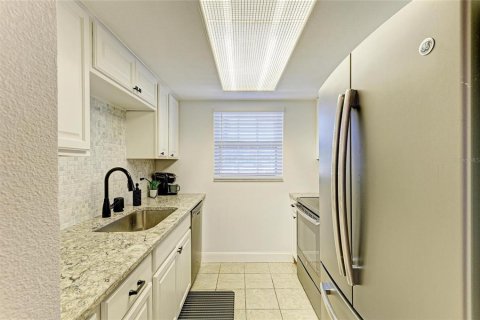 Condo in Bradenton, Florida, 1 bedroom  № 1918037 - photo 3