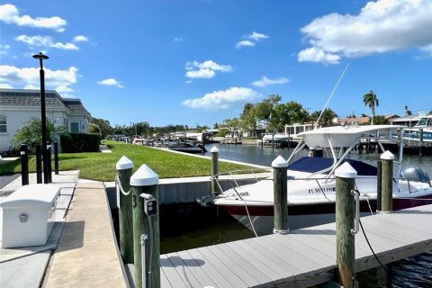 Condo in Bradenton, Florida, 1 bedroom  № 1918037 - photo 21