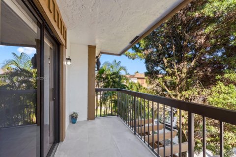 Adosado en venta en Hialeah, Florida, 3 dormitorios, 147.71 m2 № 1974032 - foto 29