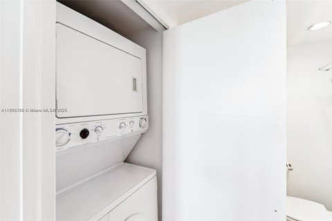 Купить кондоминиум в Майами, Флорида 2 спальни, 117.8м2, № 2055158 - фото 18