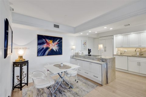 Купить кондоминиум в Майами, Флорида 2 спальни, 117.8м2, № 2055158 - фото 10