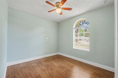 Villa ou maison à vendre à New Port Richey, Floride: 5 chambres, 262.73 m2 № 2149977 - photo 18
