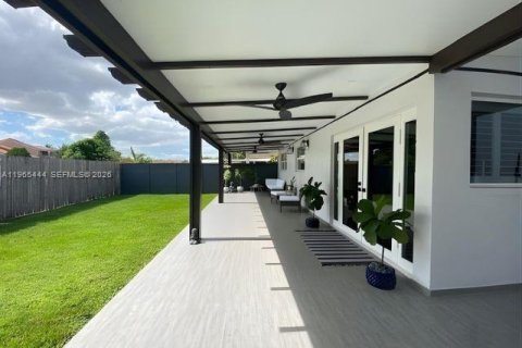 Villa ou maison à vendre à Miami, Floride: 4 chambres, 157.38 m2 № 2029841 - photo 17