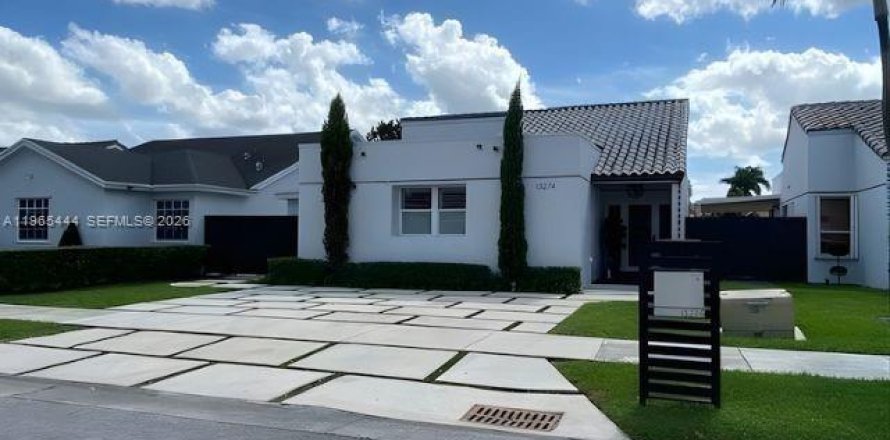 Casa en Miami, Florida 4 dormitorios, 157.38 m2 № 2029841