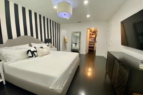 Casa en venta en Miami, Florida, 4 dormitorios, 157.38 m2 № 2029841 - foto 12