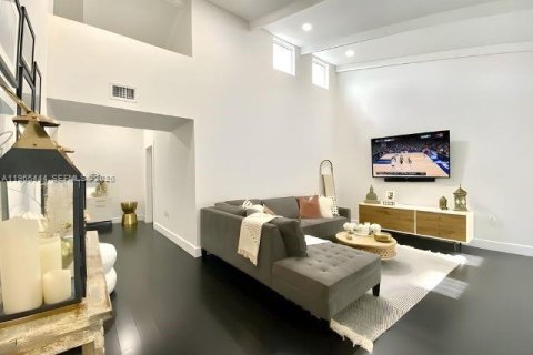 Casa en venta en Miami, Florida, 4 dormitorios, 157.38 m2 № 2029841 - foto 4