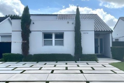 Casa en venta en Miami, Florida, 4 dormitorios, 157.38 m2 № 2029841 - foto 2