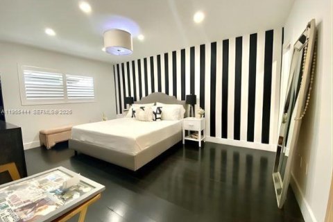 Casa en venta en Miami, Florida, 4 dormitorios, 157.38 m2 № 2029841 - foto 13