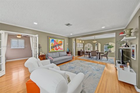 House in Miami Shores, Florida 3 bedrooms № 2427808 - photo 6