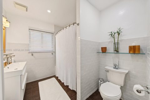House in Miami Shores, Florida 3 bedrooms № 2427808 - photo 18