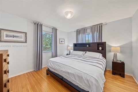 House in Miami Shores, Florida 3 bedrooms № 2427808 - photo 14