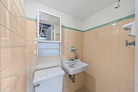 House in Miami Shores, Florida 3 bedrooms № 2427808 - photo 28