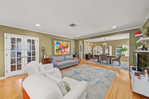 House in Miami Shores, Florida 3 bedrooms № 2427808 - photo 3