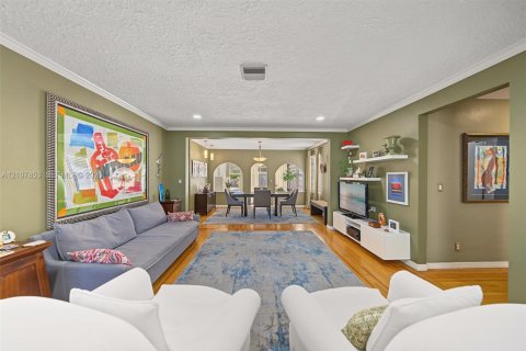 House in Miami Shores, Florida 3 bedrooms № 2427808 - photo 4