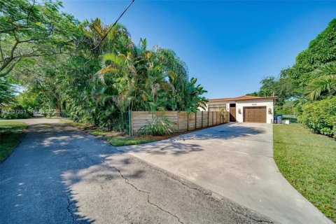House in Miami Shores, Florida 3 bedrooms № 2427808 - photo 30