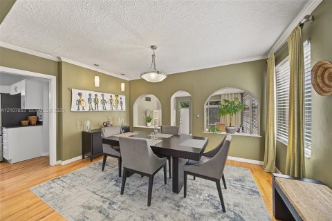 House in Miami Shores, Florida 3 bedrooms № 2427808 - photo 9