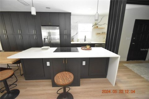 House in Tampa, Florida 3 bedrooms, 154.87 sq.m. № 1542405 - photo 7