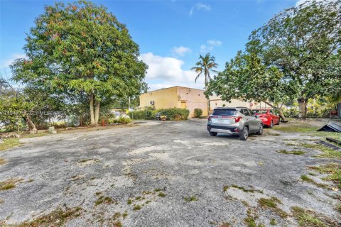 Immobilier commercial à vendre à Miami, Floride № 2178102 - photo 5