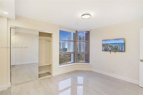 Condominio en alquiler en Aventura, Florida, 2 dormitorios, 136.01 m2 № 2080398 - foto 7