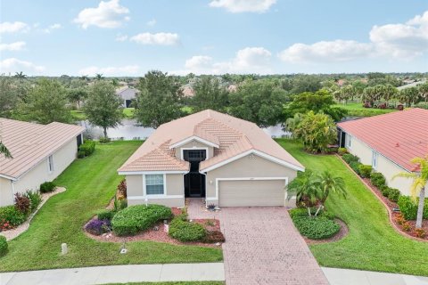 House in North Port, Florida 3 bedrooms, 184.5 sq.m. № 1854058 - photo 1