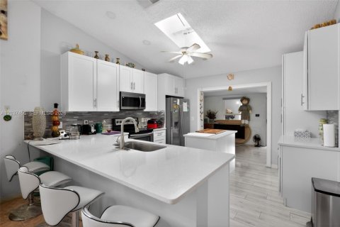 Villa ou maison à vendre à Orlando, Floride: 3 chambres, 210.33 m2 № 2270791 - photo 8