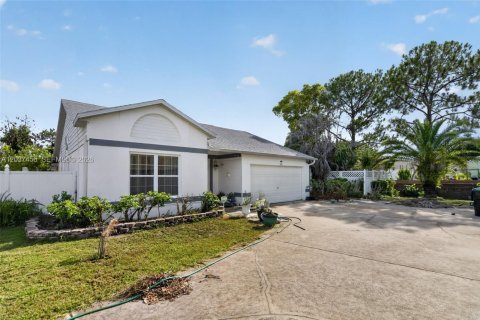 Villa ou maison à vendre à Orlando, Floride: 3 chambres, 210.33 m2 № 2270791 - photo 2