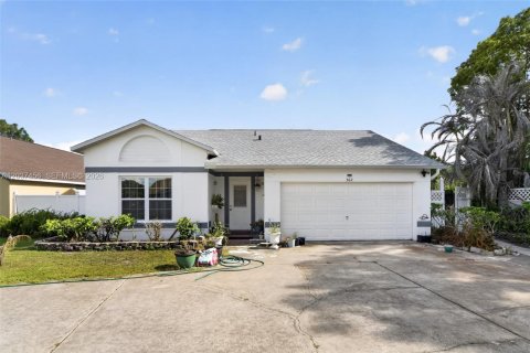 Villa ou maison à vendre à Orlando, Floride: 3 chambres, 210.33 m2 № 2270791 - photo 3
