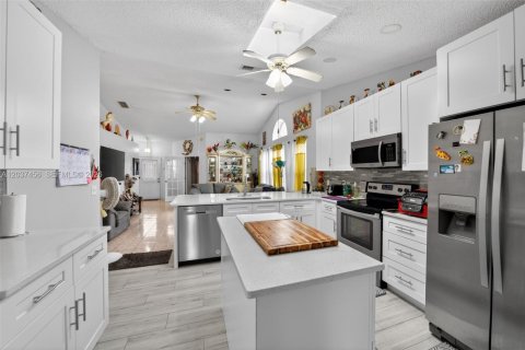 Villa ou maison à vendre à Orlando, Floride: 3 chambres, 210.33 m2 № 2270791 - photo 7